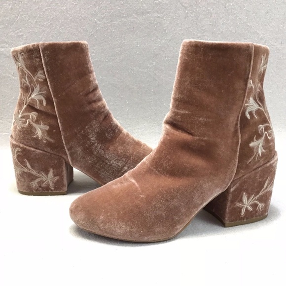 Kenneth Cole Renna Blush Pink Velvet 